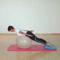 Image 1 - Stabilisationsbung mit Ball und Balance-Pad